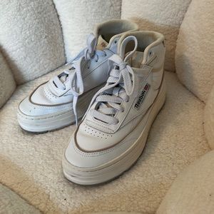 Reebok Club C Geo Mid Women’s Sneakers